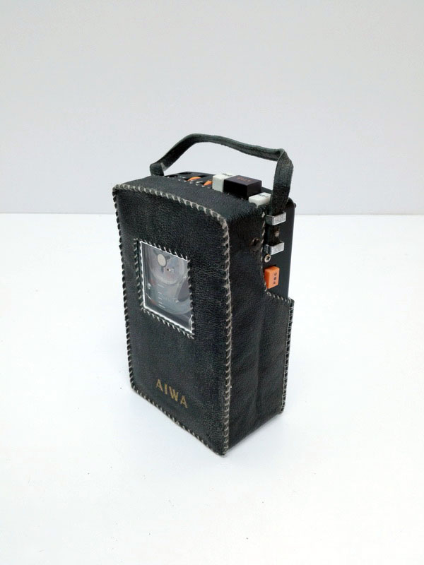 magnetofono grabador portatil aiwa metal piel nofunc. 14x9x5.3 1u